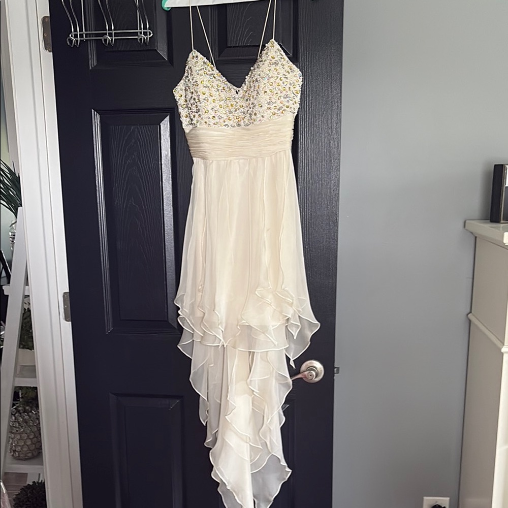 Elegant Cream Evening Dress